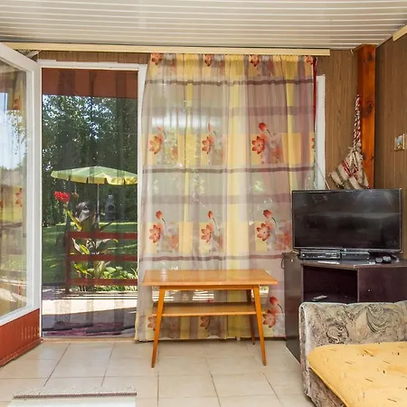 Familia Nyaralo 180 *