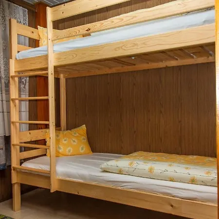 Familia Nyaralo 180 شاليه *