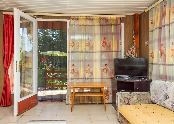 Familia Nyaralo 180 *